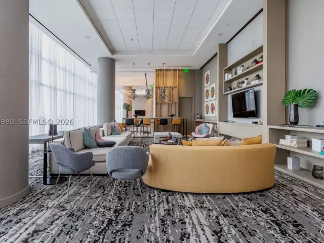 2-bedroom condo for sale in Hollywood - 4010 S Ocean Dr R1609 - MondialRealty