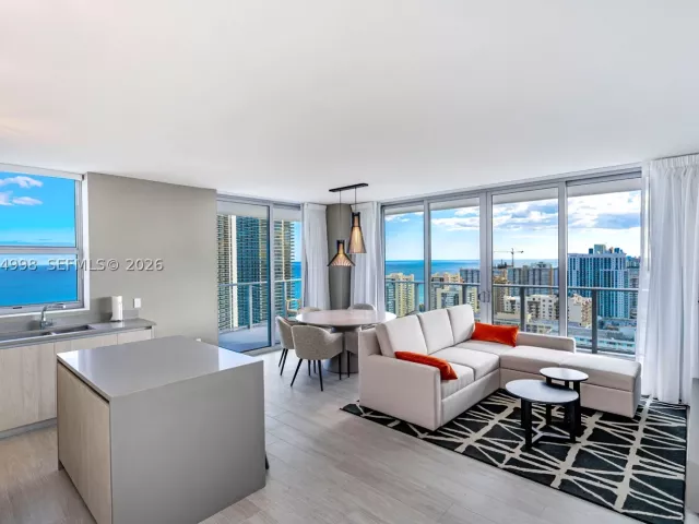 2-bedroom condo for sale in Hollywood - 4010 S Ocean Dr R1609 - MondialRealty