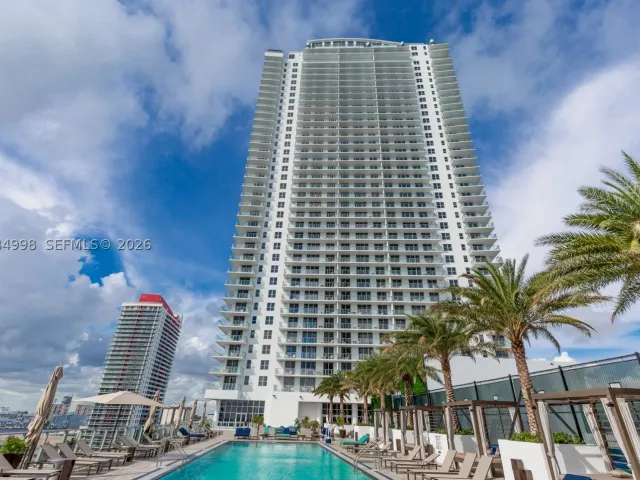 2-bedroom condo for sale in Hollywood - 4010 S Ocean Dr R1609 - MondialRealty