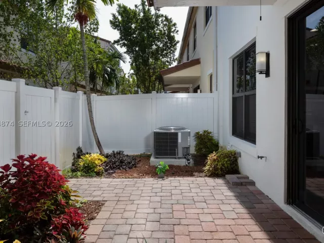 3-bedroom home for rent in Pembroke Pines - 20981 NW 1st Ct 20981 - MondialRealty
