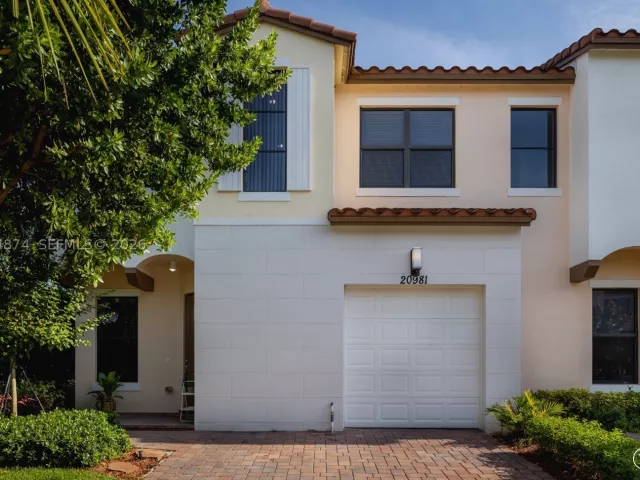 3-bedroom home for rent in Pembroke Pines - 20981 NW 1st Ct 20981 - MondialRealty