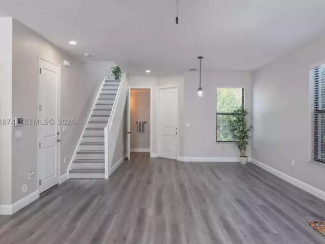 3-bedroom home for rent in Pembroke Pines - 20981 NW 1st Ct 20981 - MondialRealty