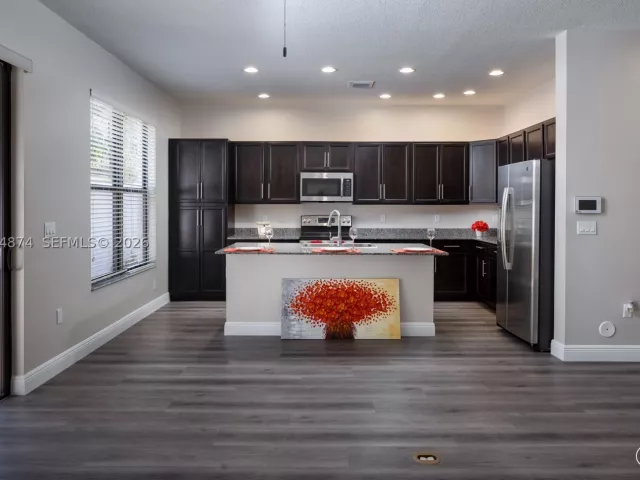 3-bedroom home for rent in Pembroke Pines - 20981 NW 1st Ct 20981 - MondialRealty