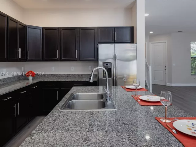 3-bedroom home for rent in Pembroke Pines - 20981 NW 1st Ct 20981 - MondialRealty