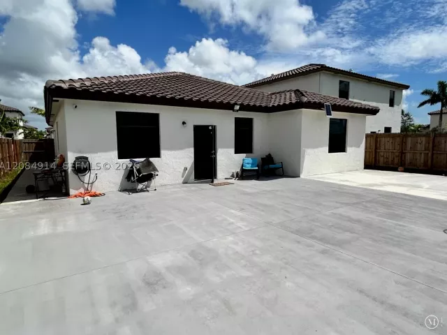 3-bedroom home for rent in Homestead - 11914 SW 241st St - MondialRealty