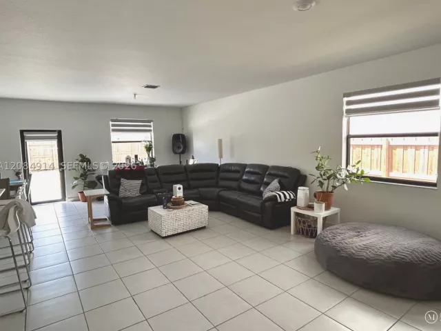 3-bedroom home for rent in Homestead - 11914 SW 241st St - MondialRealty