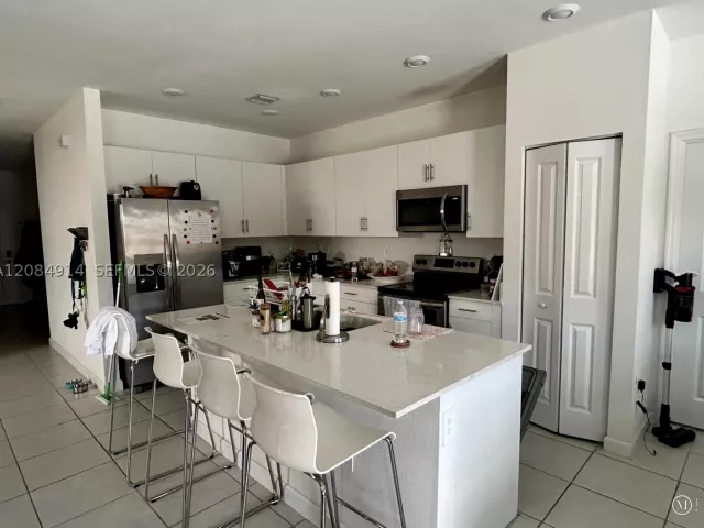 3-bedroom home for rent in Homestead - 11914 SW 241st St - MondialRealty