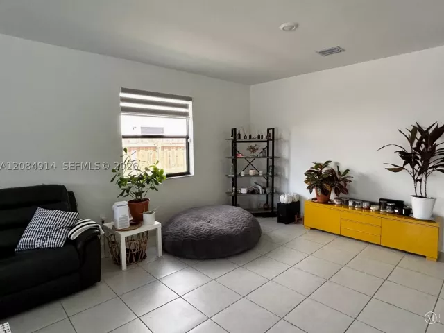3-bedroom home for rent in Homestead - 11914 SW 241st St - MondialRealty