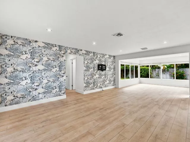 3-bedroom home for rent in Deerfield Beach - 807 SE 9th Ter - MondialRealty