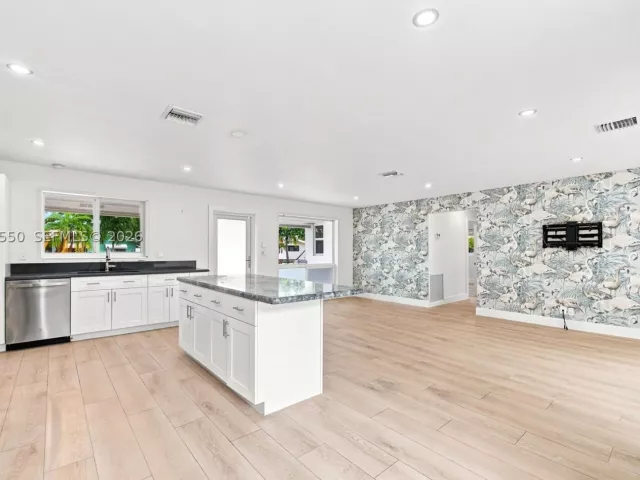 3-bedroom home for rent in Deerfield Beach - 807 SE 9th Ter - MondialRealty