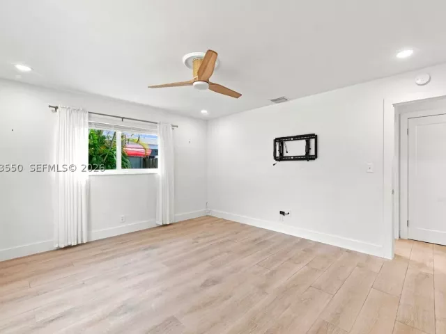 3-bedroom home for rent in Deerfield Beach - 807 SE 9th Ter - MondialRealty
