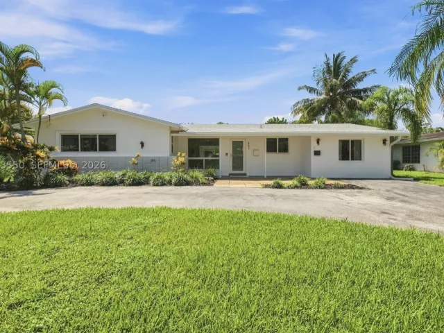 3-bedroom home for rent in Deerfield Beach - 807 SE 9th Ter - MondialRealty