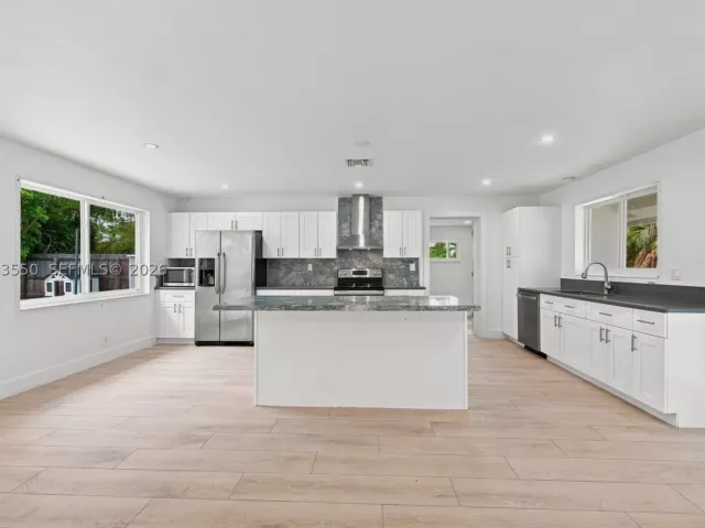 3-bedroom home for rent in Deerfield Beach - 807 SE 9th Ter - MondialRealty
