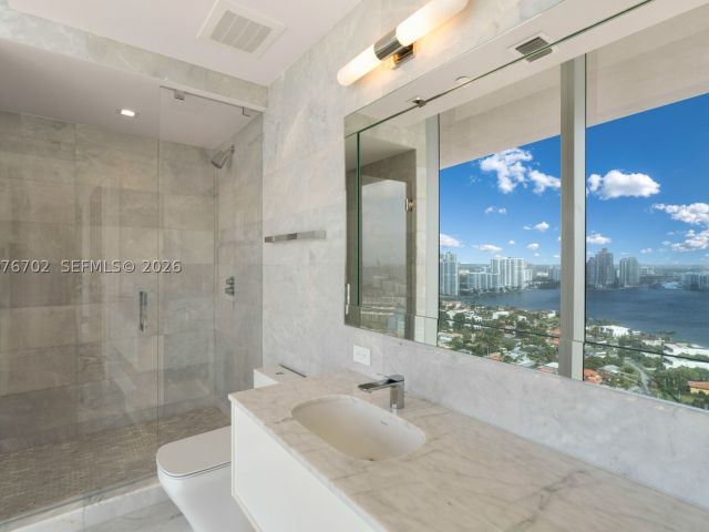 5-bedroom condo for sale in Sunny Isles Beach - 18501 Collins Ave 2301 - MondialRealty