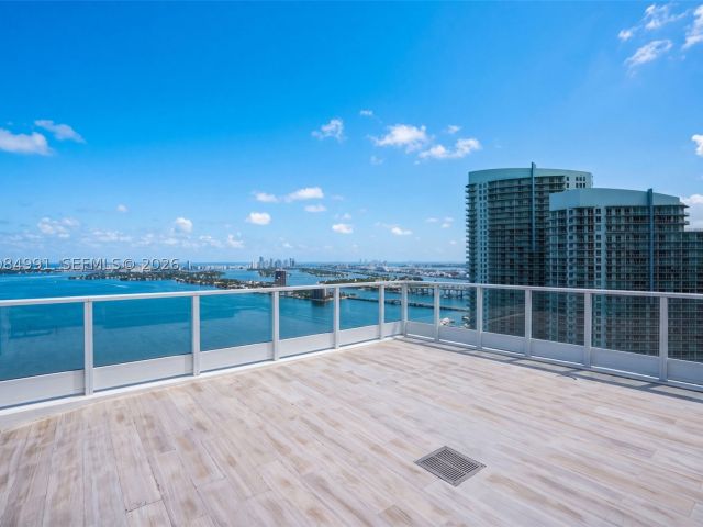 4-bedroom condo for sale in Miami - 2020 N Bayshore Dr 3708 - MondialRealty