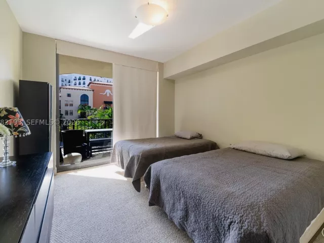 2-bedroom condo for rent in Coral Gables - 55 Merrick Way 717 - MondialRealty