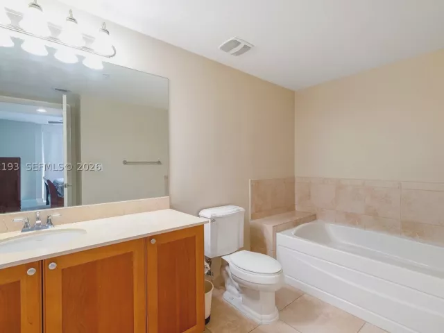 2-bedroom condo for rent in Coral Gables - 55 Merrick Way 717 - MondialRealty