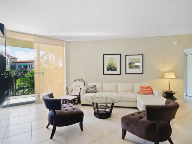 2-bedroom condo for rent in Coral Gables - 55 Merrick Way 717 - MondialRealty