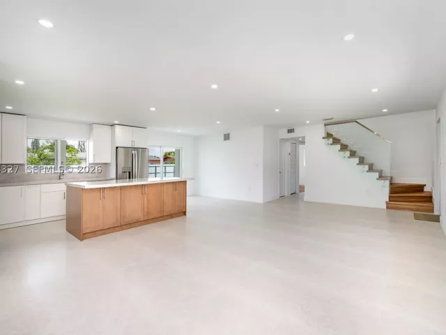4-bedroom home for sale in Miami - 9361 SW 27th St - MondialRealty