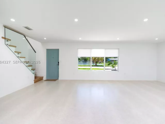 4-bedroom home for sale in Miami - 9361 SW 27th St - MondialRealty