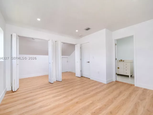 4-bedroom home for sale in Miami - 9361 SW 27th St - MondialRealty