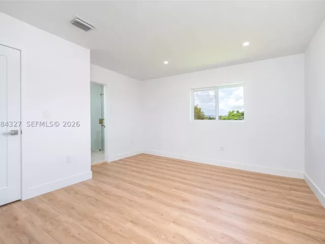 4-bedroom home for sale in Miami - 9361 SW 27th St - MondialRealty