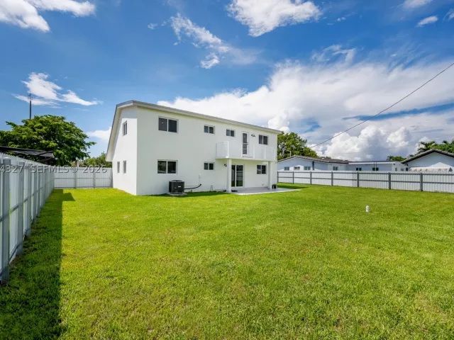 4-bedroom home for sale in Miami - 9361 SW 27th St - MondialRealty