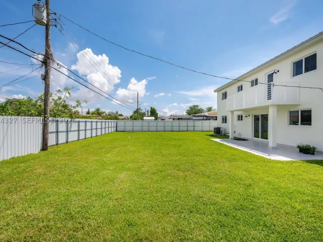 4-bedroom home for sale in Miami - 9361 SW 27th St - MondialRealty