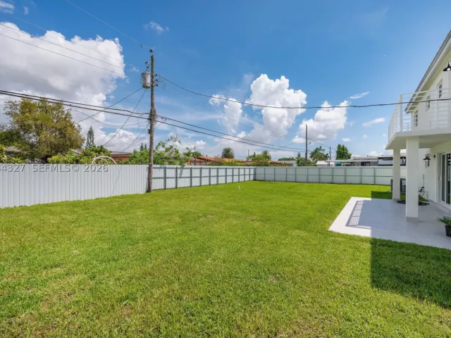 4-bedroom home for sale in Miami - 9361 SW 27th St - MondialRealty