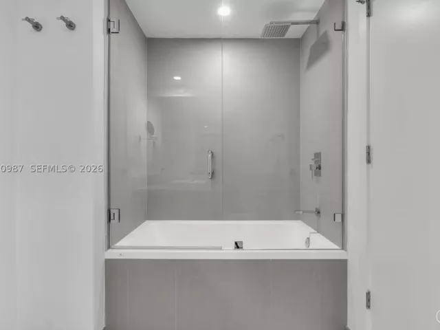 2-bedroom condo for rent in Miami - 1080 Brickell Ave 3801 - MondialRealty