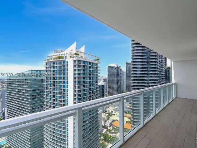 2-bedroom condo for rent in Miami - 1080 Brickell Ave 3801 - MondialRealty