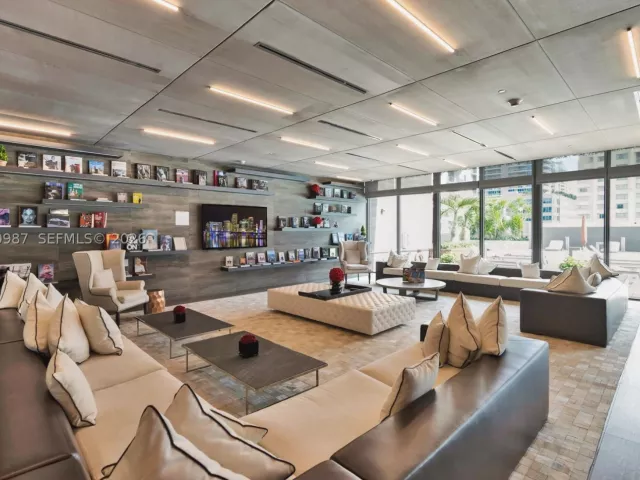2-bedroom condo for rent in Miami - 1080 Brickell Ave 3801 - MondialRealty