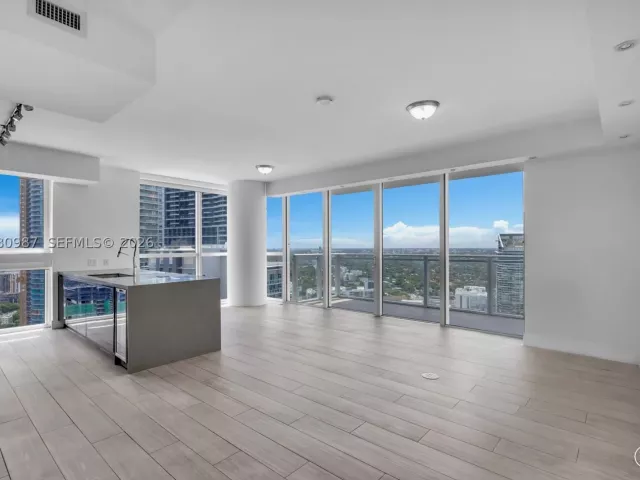 2-bedroom condo for rent in Miami - 1080 Brickell Ave 3801 - MondialRealty