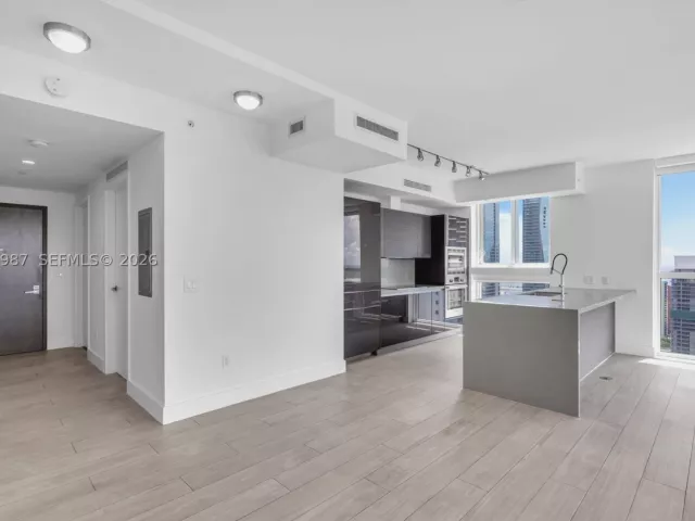 2-bedroom condo for rent in Miami - 1080 Brickell Ave 3801 - MondialRealty