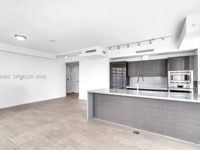 2-bedroom condo for rent in Miami - 1080 Brickell Ave 3801 - MondialRealty