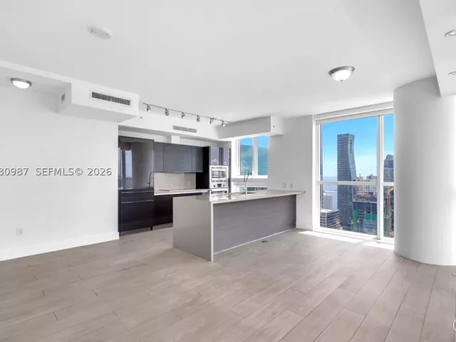 2-bedroom condo for rent in Miami - 1080 Brickell Ave 3801 - MondialRealty