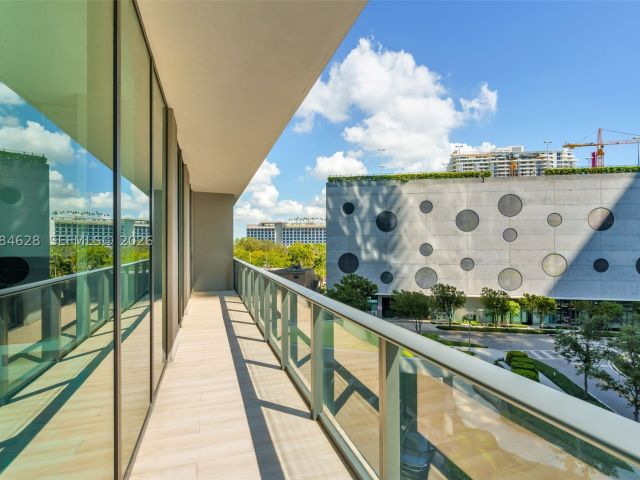 3-bedroom condo for rent in Miami - 501 NE 31st St 306 - MondialRealty