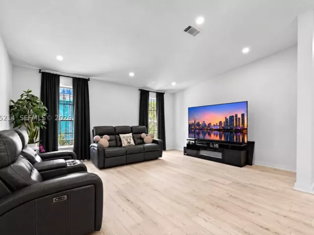 3-bedroom home for sale in Miami - 1958 NW 59th St - MondialRealty