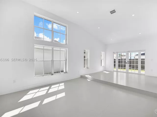 4-bedroom home for sale in Miami - 13078 NW 10th St - MondialRealty