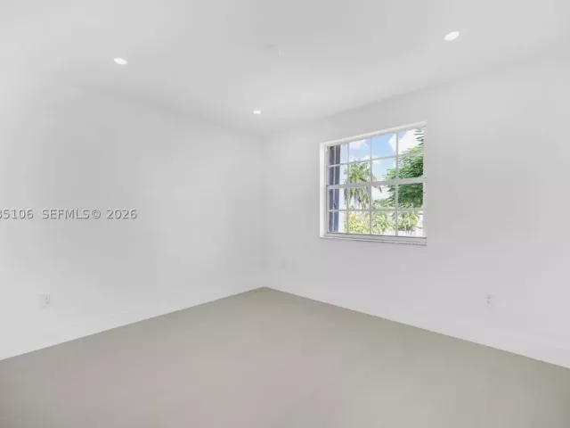 4-bedroom home for sale in Miami - 13078 NW 10th St - MondialRealty