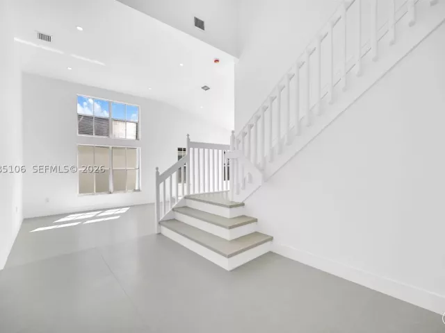 4-bedroom home for sale in Miami - 13078 NW 10th St - MondialRealty