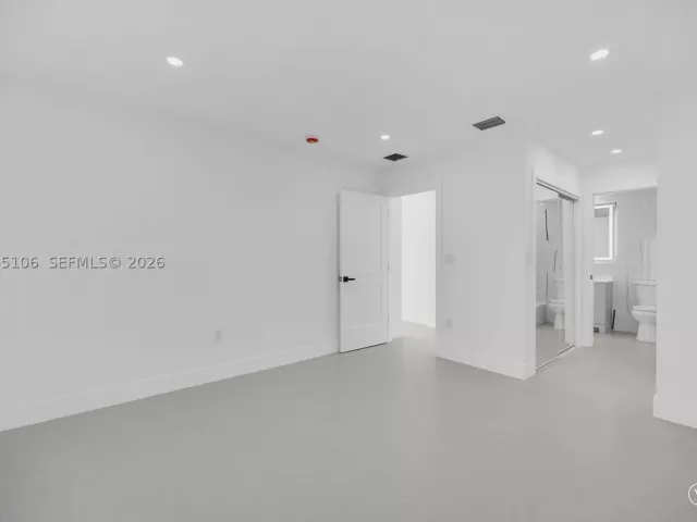 4-bedroom home for sale in Miami - 13078 NW 10th St - MondialRealty