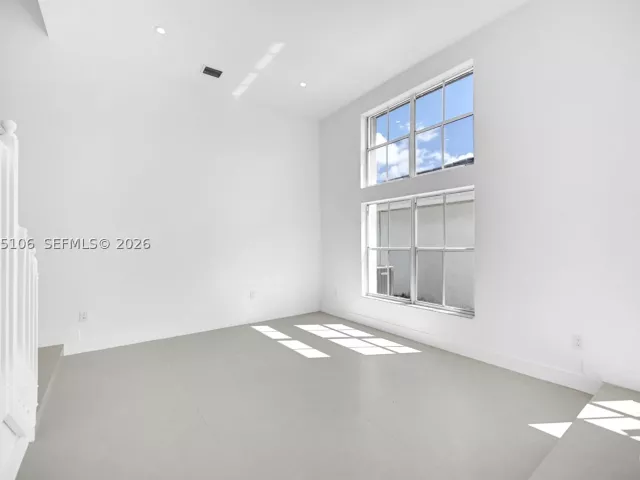 4-bedroom home for sale in Miami - 13078 NW 10th St - MondialRealty