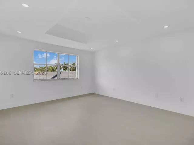 4-bedroom home for sale in Miami - 13078 NW 10th St - MondialRealty