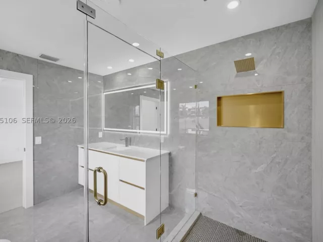 4-bedroom home for sale in Miami - 13078 NW 10th St - MondialRealty