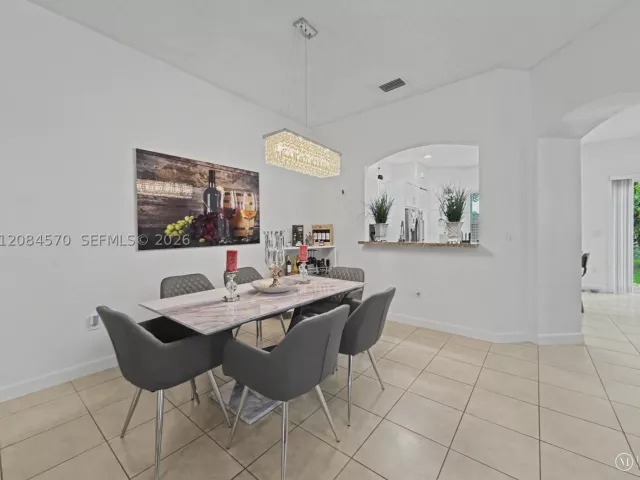 4-bedroom home for rent in Homestead - 522 NE 20th Ave - MondialRealty