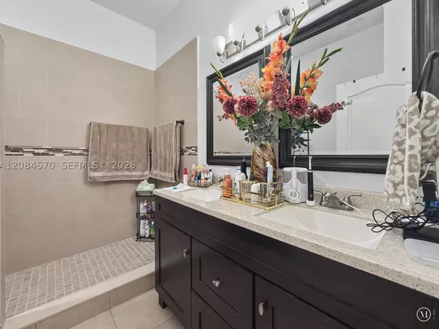 4-bedroom home for rent in Homestead - 522 NE 20th Ave - MondialRealty