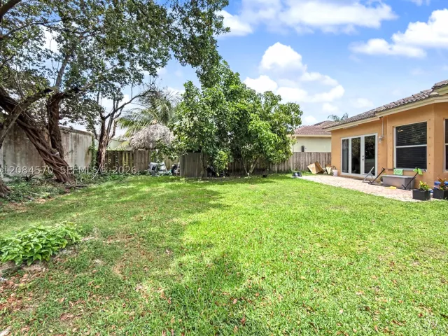 4-bedroom home for rent in Homestead - 522 NE 20th Ave - MondialRealty