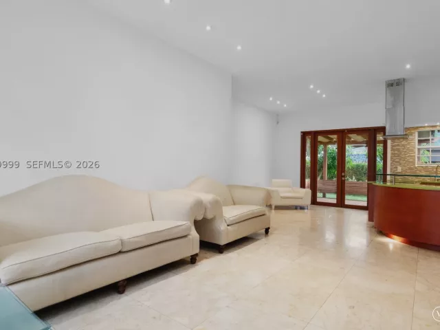 3-bedroom home for sale in Miami - 9822 SW 159th Path - MondialRealty
