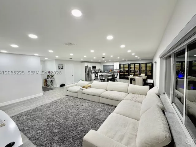 4-bedroom home for rent in Boca Raton - 1545 NW 11th St - MondialRealty